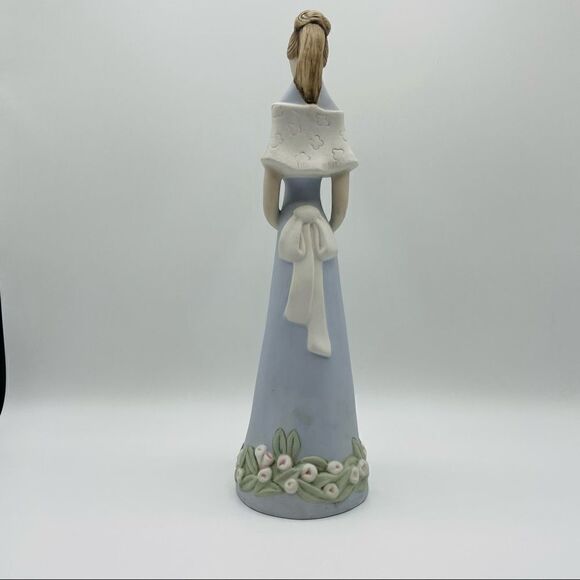 Vintage Royal Dux Bohemia Lady with Flowers Stretched Bisque Porcelain Figurine - Picture 5 of 9